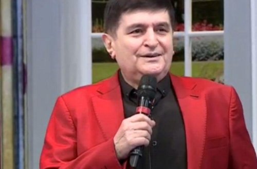 Baloğlan Əşrəfovun oğlu atasının mahnısını oxuyan müğənnilərə xəbərdarlıq etdi