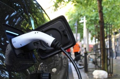 Elektrikli avtomobil satışları 2025-ci ildə rekord həddə çataraq 20,7 milyona çatıb