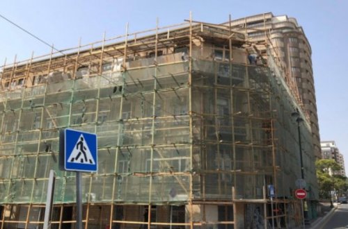 Bakıda tarixi binaya ziyan vuran 