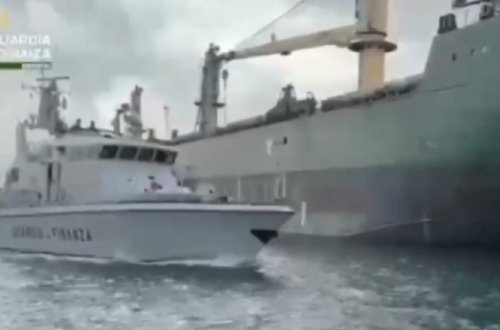 İtaliyada Rusiyaya məxsus yükü daşıyan gəmi həbs edilib
