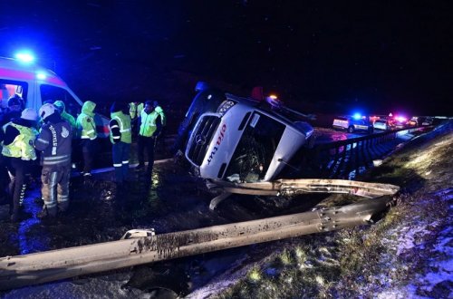 İstanbulda mikroavtobus AŞDI - çox sayda yaralanan var