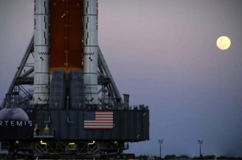 NASA Ay missiyası üçün nəhəng raket hazırlayır