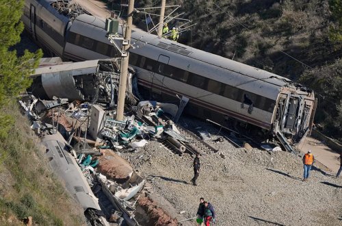 İspaniyada qatar qəzasında uşaq möcüzə nəticəsində sağ qaldı