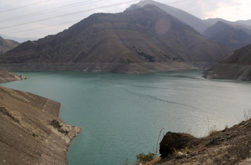 Tehranda 5 bənddə suyun səviyyəsi çox aşağı düşüb