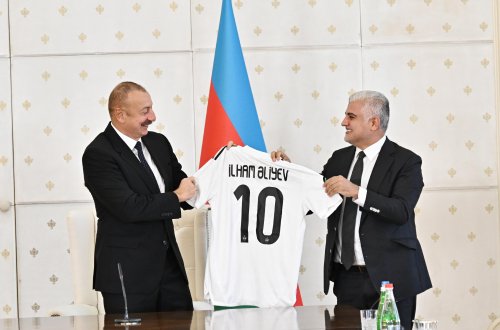 Prezident “Qarabağ”ı təbrik etdi, hakimin ədalətsizliyindən yazdı