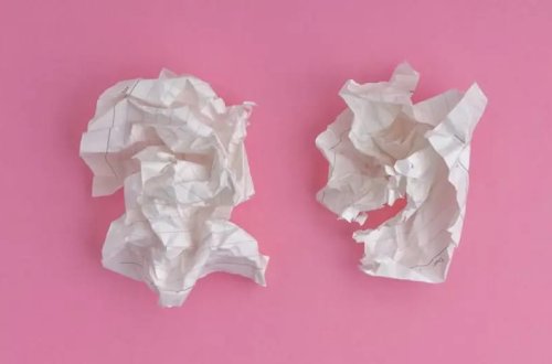 Tələbə sərgidə süni intellektlə yaradılmış rəsm əsərini yeyib