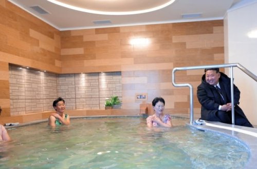 Kim Çen In işçilər üçün istirahət mərkəzi inşa etdirib