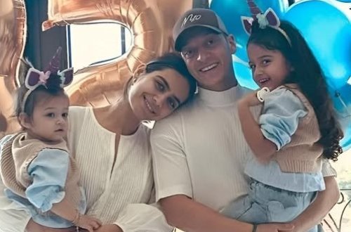 Mesut Özil üçüncü dəfə ata olacaq