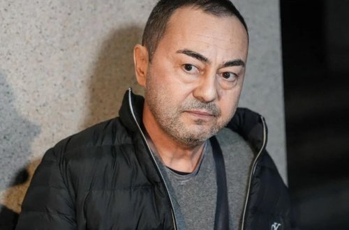 Serdar Ortaç səhnədə halı pisləşərək yıxıldı - VİDEO