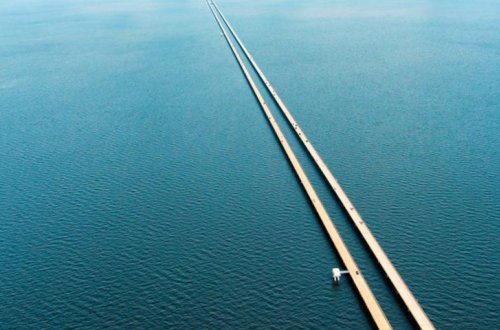 Dünyanın ən qorxulu körpüsü! Sürücülər yarı yolda geri dönürlər