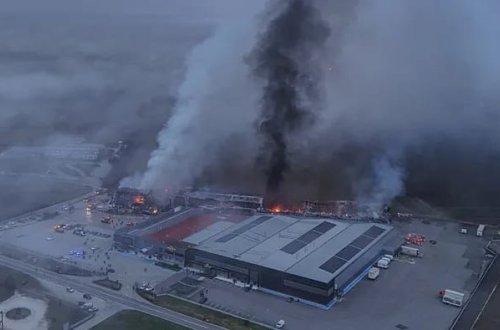 Yunanıstanda fabrikdə şiddətli partlayış baş verib