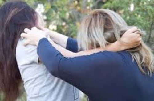 Vəfat edən oğlunun arvadını döyən qadına amnistiya tətbiq olundu