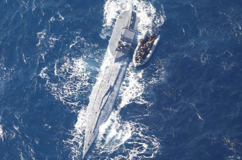 Sualtı qayığa kokain basqını