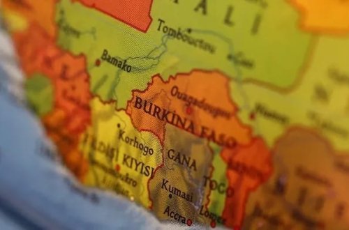 Burkina Fasoda bütün siyasi partiyalar ləğv edilib