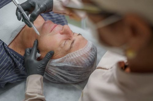 Kişilər arasında estetik cərrahiyyəyə maraq sürətlə artır