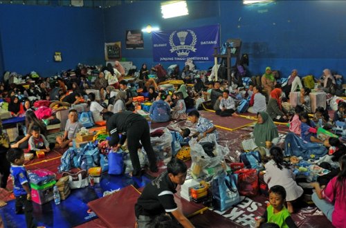 İndoneziyada torpaq sürüşməsi nəticəsində ölənlərin sayı 55-ə çatıb