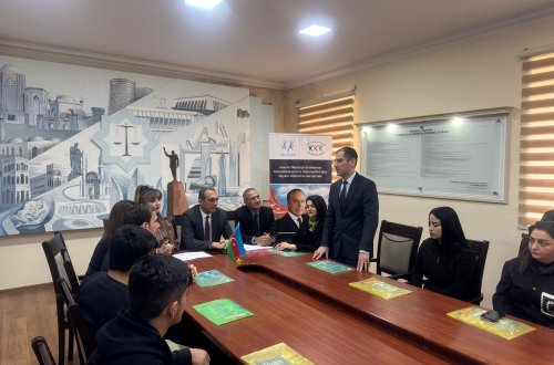 Salyan gənclər üçün Azərbaycan Konstitusiyası və Ümummilli Lider Heydər Əliyevin irsi mövzusunda maarifləndirici seminar keçirildi