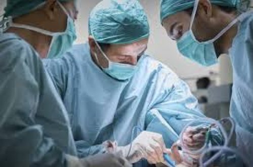 Rusiyalı qadında baş ölçüsünə çatan zob əmələ gəlib