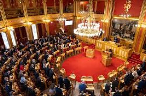 Norveç parlamenti monarxiyanın saxlanılmasına səs verdi