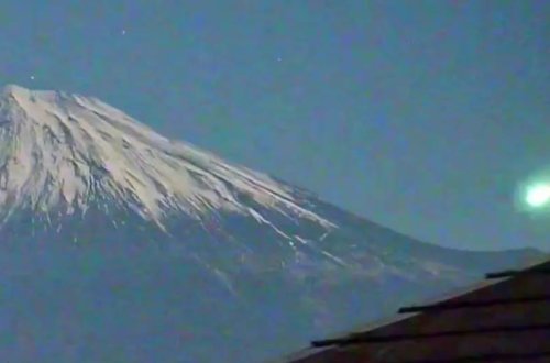 Yaponiyada nəhəng meteor insanları valeh edib