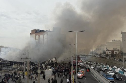 Tehranda bazarda yanğın baş verib