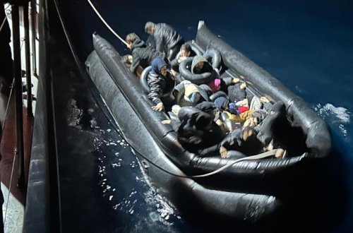 Sahil mühafizə gəmisi miqrant qayığı ilə toqquşdu: 14 ölü