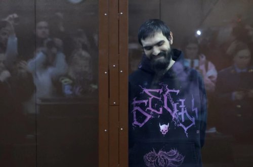 Səhnədəki zarafatına görə komediyaçıya 6 il həbs cəzası verildi