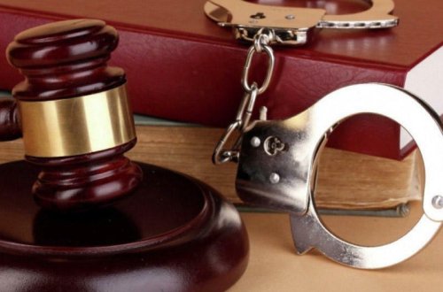 20 manata görə tanışının boğazını kəsərək öldürən şəxslə bağlı QƏRAR