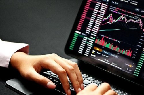 Kriptovalyuta birjası təsadüfən müştərilərə 620 000 bitkoin göndərib