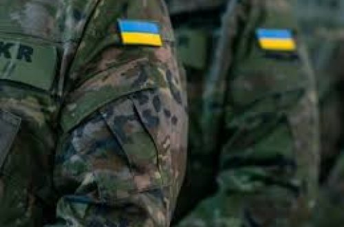 Zelenski 60 yaşdan yuxarı kişilərin hərbi xidmətə qəbulu haqqında fərman imzaladı