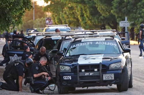 Meksikada hərbçilərlə kartel üzvləri arasında toqquşma baş verib