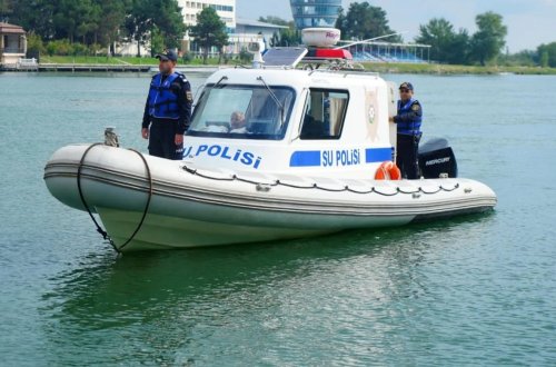 Su polisi Xəzər dənizində brokonyerləri saxladı