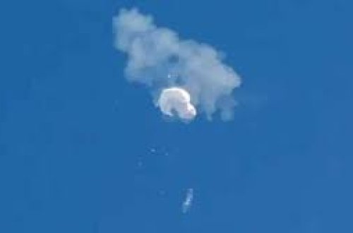 ABŞ sərhədçiləri hava şarlarını dronla səhv salaraq vurdular: Hava məkanı bağlandı