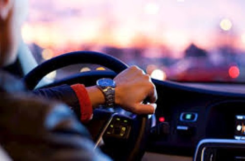 “Range Rover”dən 11000 manat oğurlayan “ayıq sürücü” saxlanıldı