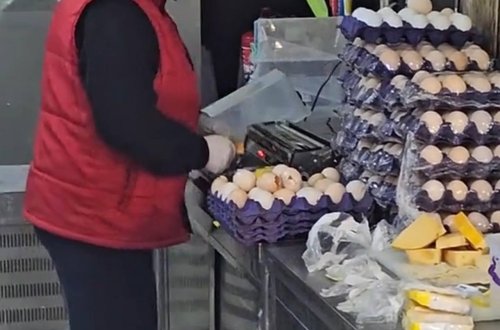 “Araz” marketdə kiflənmiş məhsullar satışa ÇIXARILIR? - VİDEO