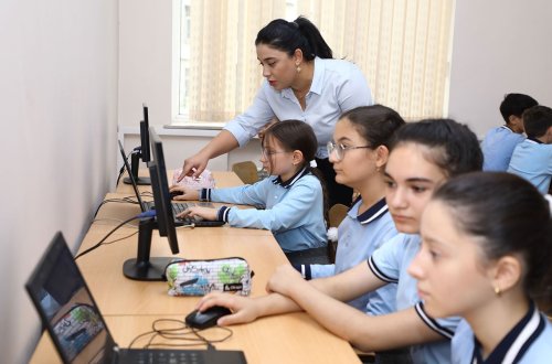 İnternetə çıxışı olan şagirdlərin sayı açıqlandı