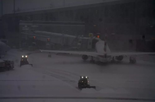 ABŞ-da yağan güclü qar uçuşların təxirə salınmasına səbəb olub