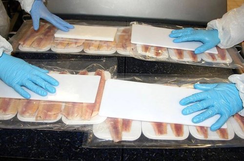 Mikrodalğalı soba hazır yeməklərə nanoplastik hissəcikləri buraxır