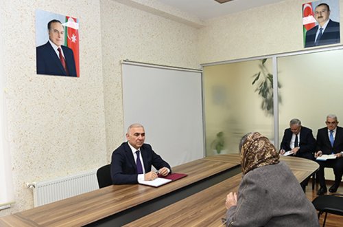Vüqar Əhmədov Qəbələdə vətəndaşları qəbul etdi (FOTO)