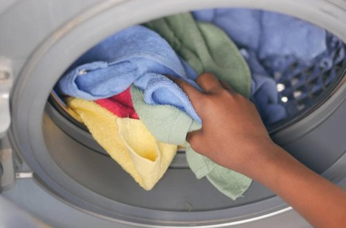 Dəsmalları digər geyimlərlə birlikdə yumayın – Xəbərdarlıq