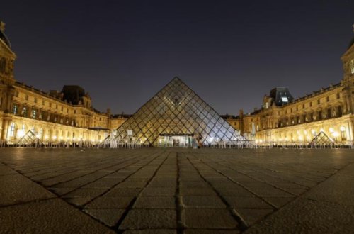 Makron Luvr muzeyinə yeni direktor təyin edib