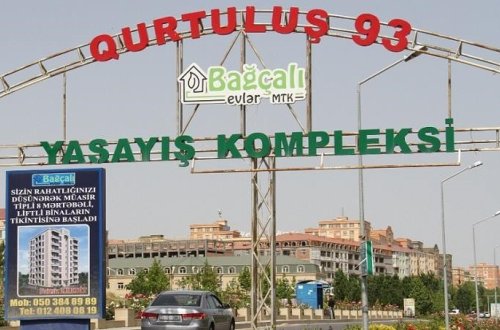 “Qurtuluş 93″də tikilən qanunsuz obyektə hansı məmur icazə verib? - Videofakt