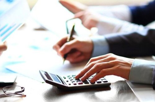 Bu halda işçiyə 8 gün əlavə məzuniyyət verilə bilər