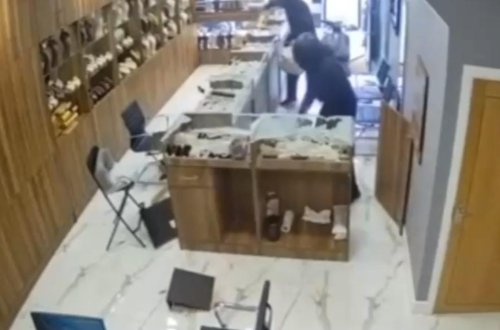 Londonda türk zərgərlik mağazası oğrular tərəfindən qarət edilib