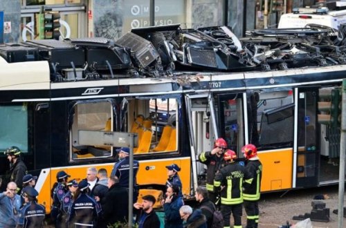 Milanda tramvay relsdən çıxdı, ölən və yaralananlar var