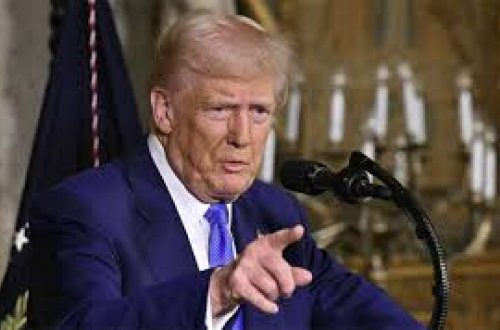 Tramp hərbi əməliyyatlardan sonra hökumətin İran xalqına təhvil veriləcəyini deyib