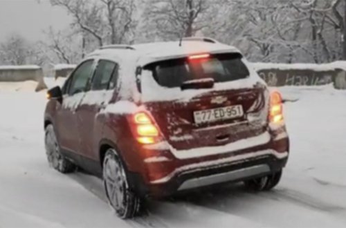 Xocalıda yollar buz bağladı - Vətəndaşlar belə xilas edildi