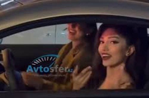 Bakıda qızlar musiqiyə yüksək səs verib yolun ortasında şou göstərdi - VİDEO