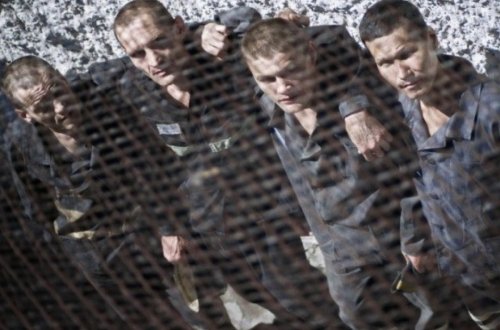 Rusiyada məhbusların sayı tarixi minimuma düşüb