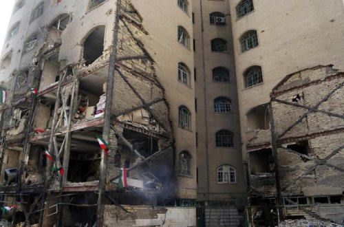 İranda 4000-dən çox mülki bina zərər görüb